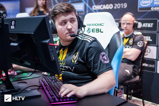 LOL热度下滑引发拳头反击 世界赛奖金翻倍吸引各大赛区